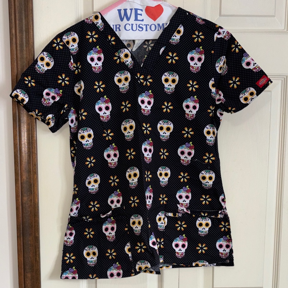Dickies Black Skull Print scrub top